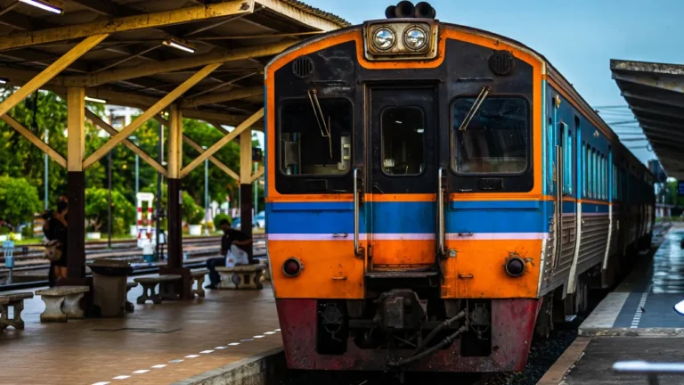 การรถไฟฯ ประกาศงดเดินขบวนรถ 2 ขบวนในเส้นทาง “นครศรีธรรมราช” จากเหตุน้ำท่วม
