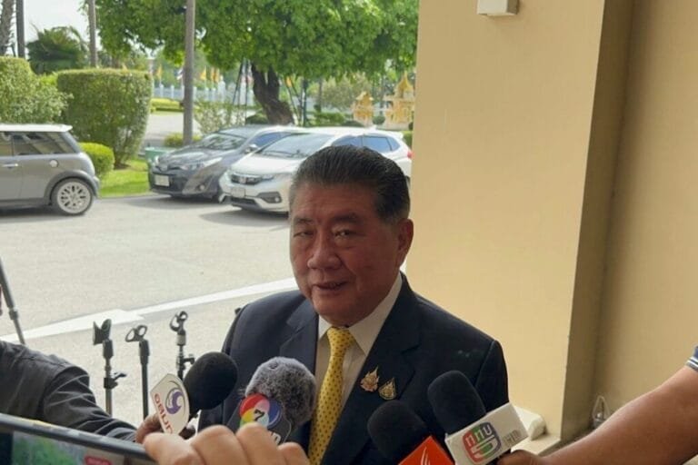 ภูมิธรรม ชี้พายุ 2 ลูกใหม่ มาไม่ถึงไทย ย้ำ กทม. ยังปลอดภัย