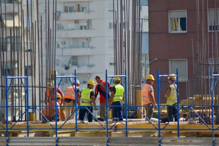 ไม่ใช่แค่ค่าแรงขั้นต่ำ แต่เป็นค่าจ้างเพื่อชีวิต ?