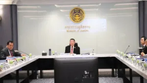 ภูมิธรรม » The Mainstream