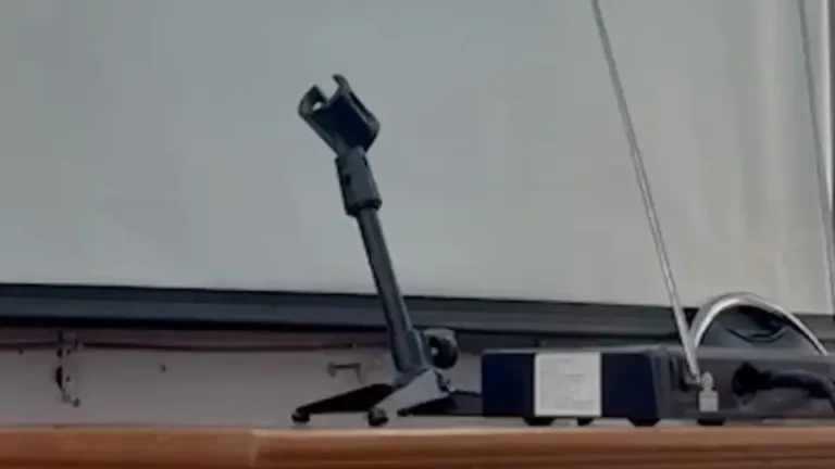 แฉครูวิทยาลัยลำปางด่าหยาบ-ไล่นักศึกษาไปตาย