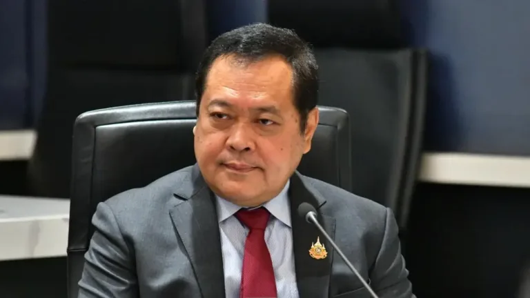 “ทวี” ย้ำคดีฮั้วเลือก ส.ว. ไม่เกี่ยวการเมือง ไม่ควรเลื่อนพิจารณาอีก