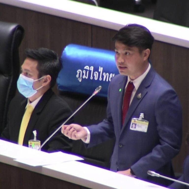 ภราดร ปริศนานันทกุล ลูกไม้หล่นใต้ต้น เดินตามรอยพ่อ ขึ้นบังลังก์รองประธานสภาฯ