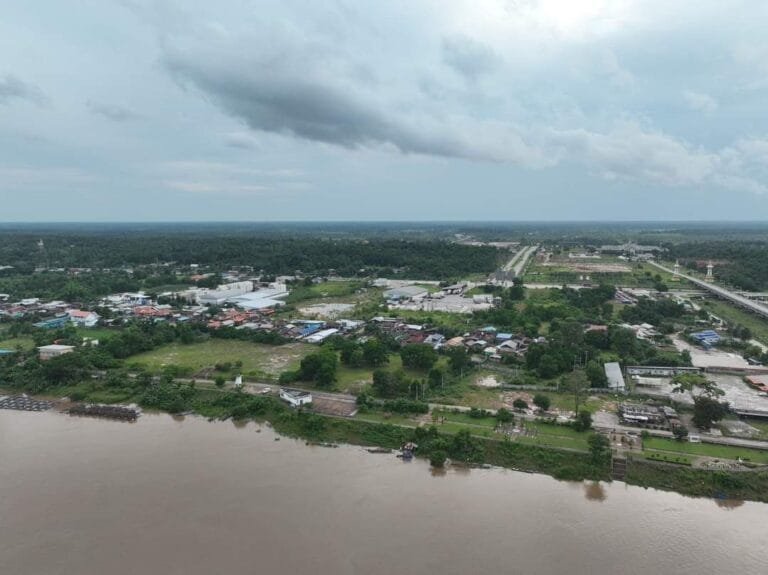 ลาว เตือนจีนปล่อยน้ำ ให้ประชาชนขนของขึ้นที่สูง คาดหลวงพระบางน้ำสูงขึ้น 2 เมตร