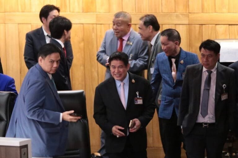 กลุ่ม ธรรมนัส ลาออก กก.บห.พลังประชารัฐ ไพบูลย์ จ่อนั่งเลขาธิการพรรค