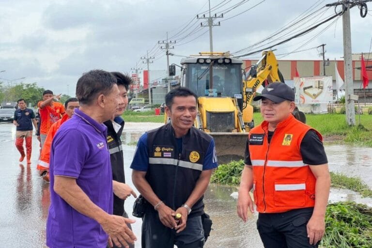 ขอนแก่น เร่งระบายน้ำพื้นที่เศรษฐกิจ แจ้งเฝ้าระวังฝนตกหนักใกล้ชิด