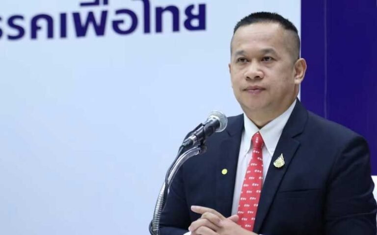 พท.ไม่หวั่นฝ่ายค้านจองกฐิน พร้อมสู้ศึกซักฟอก โวโอกาสแสดงผลงานรัฐบาล