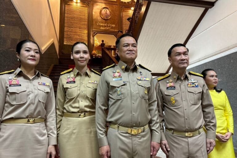 ‘อนุทิน’ มั่นใจรัฐบาลอิ๊งค์อยู่ครบเทอม-มท.ยุคนี้ ‘สิงห์สองคู่อยู่ร่วมกันได้’