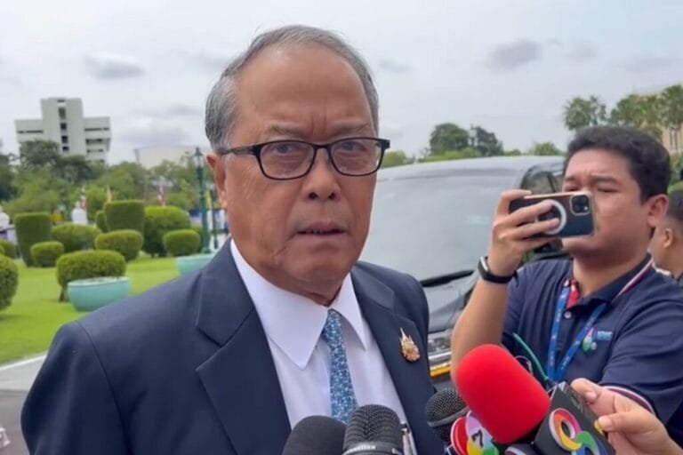 เพื่อไทย จ่อแก้กฎหมายคุณสมบัติสมาชิกพรรค ปัดเอื้อ “ทักษิณ“ คืนบ้านเก่า