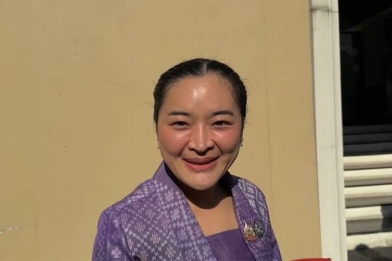 สุดาวรรณ ปัดตอบ ‘ยลดา’ ลง อบจ.โคราช อิสระหรือไม่ ยันแม้อยู่เพื่อไทย แต่พร้อมหนุนแม่