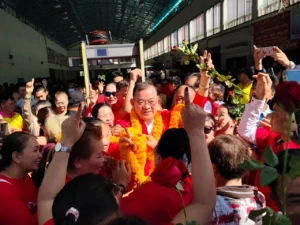 Dtbezn3nNUxytg04ag;rkg » The Mainstream