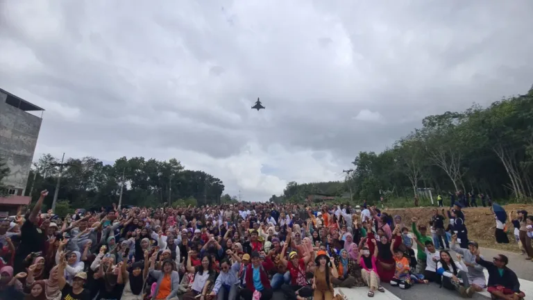 กองทัพอากาศทดสอบเครื่องบิน “กริพเพน” ขึ้น-ลง บนถนนหลวงที่สงขลา