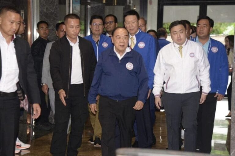 ประวิตร-พลังประชารัฐ เปิดเกมรุก ส่ง 4 ชื่อรัฐมนตรีถึงมือ “หมอมิ้ง”