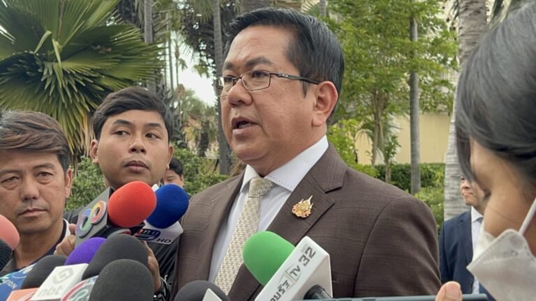 นายกฯอิ๊งค์ เข้มลงดาบเกษตรกรดื้อเผา ต้นเหตุ PM 2.5 ส่งกำนัน-ผู้ใหญ่บ้าน จดชื่อ ตัดเงินอุดหนุน