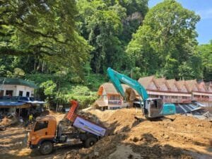 S__218472462_0-1024x768 » The Mainstream