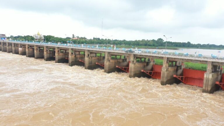 แม่น้ำเจ้าพระยาระดับน้ำดีขึ้น ทยอยปรับลดการระบายน้ำ