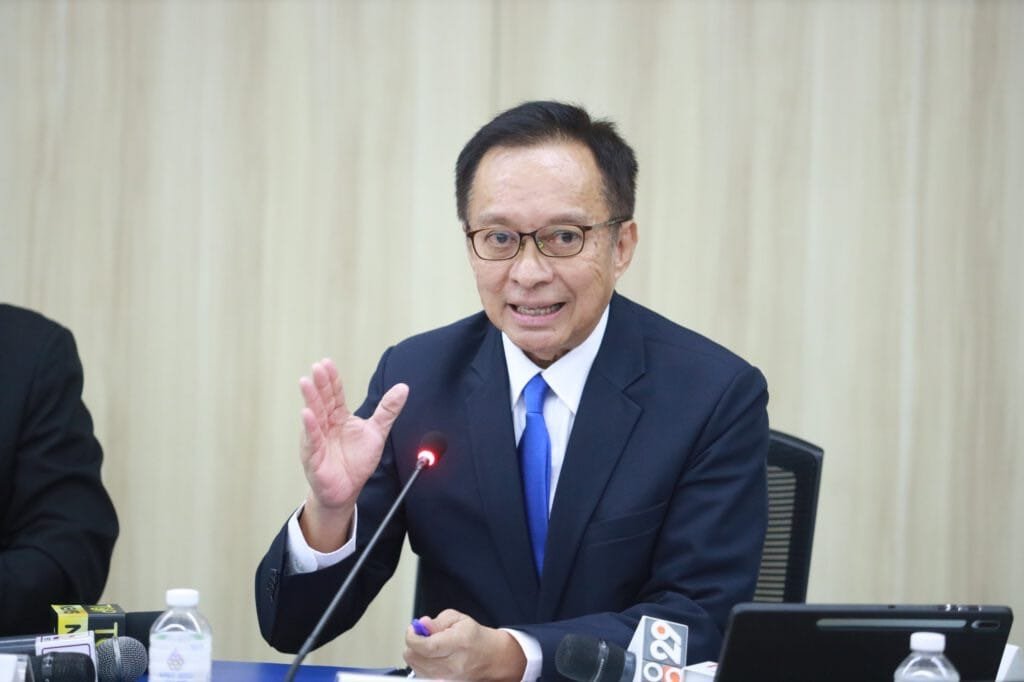 S__33144860 » The Mainstream