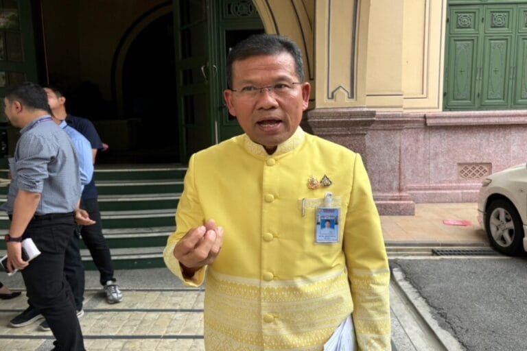 รองโฆษกรัฐบาล เตือนอย่าหลงเชื่อมิจฉาชีพปลอมไลน์เป็น สำนักงาน ปปง.