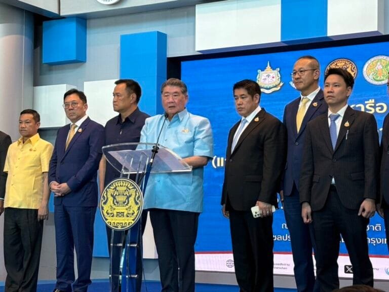 รัฐบาล ชี้ 3 เขื่อนหลักยังรับน้ำได้ “ภูมิธรรม” ขออย่าตระหนกท่วมเหมือน 54 มั่นใจเอาอยู่