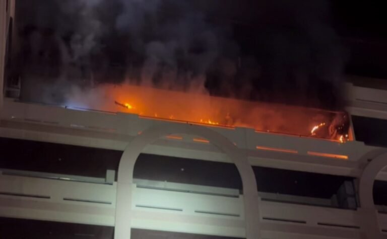 อพยพ 63 ชีวิตหนี ไฟไหม้ห้องในคอนโดเมืองพัทยา เจ็บ 3