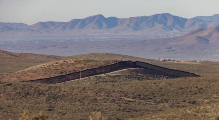 “ทรัมป์” เดินหน้าจัดการผู้อพยพให้ “ทอม โฮแมน” คุมพรมแดนสหรัฐฯ