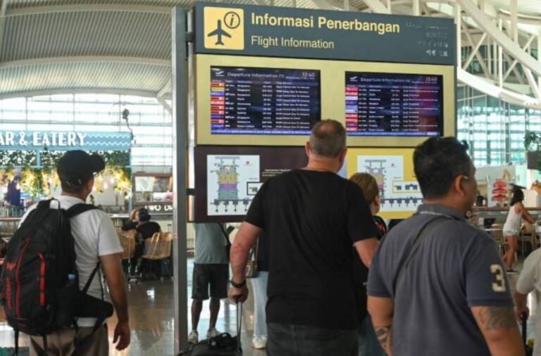 เช็กก่อนเดินทาง! ภูเขาไฟ “เลโวโตบิ ลากิ-ลากิ” ปะทุยกเลิกเที่ยวบิน