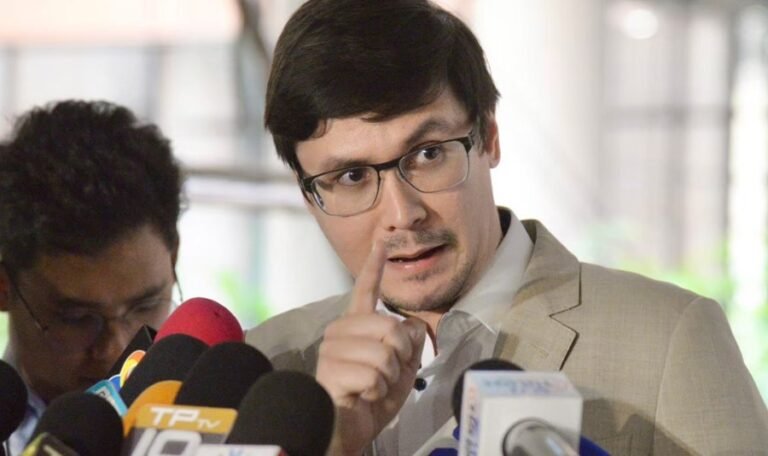 โรม ยันฝ่ายค้านตรวจสอบเข้มข้น แต่โดนพิษนิติสงครามป่วนสมาธิ