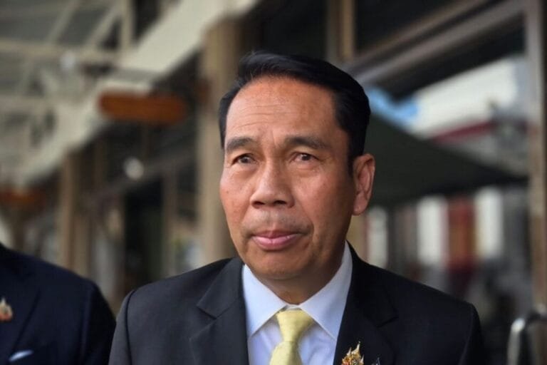 สุทิน การันตีดูแลประชาชน ไร้รอยต่อช่วงตั้ง ครม. เผยทหารลงพื้นที่ช่วยน้ำท่วมแล้ว