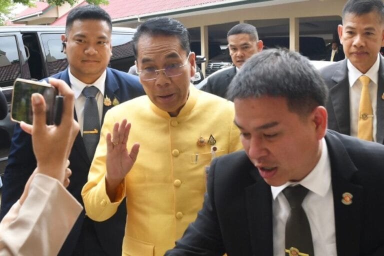 สุทิน ลั่นยัง “ทำงานเต็มแม็กซ์” ปัดตอบส่งมอบงาน รมว.กลาโหม คนใหม่