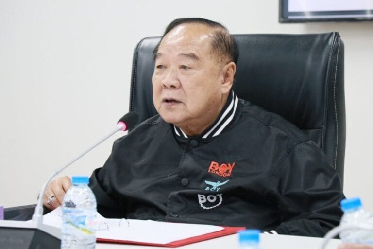 ประวิตร ลั่น ”ไม่ลาออก” ยังนั่งหัวหน้าพรรค พปชร. โต้ข่าวไขก๊อกให้ ธรรมนัส