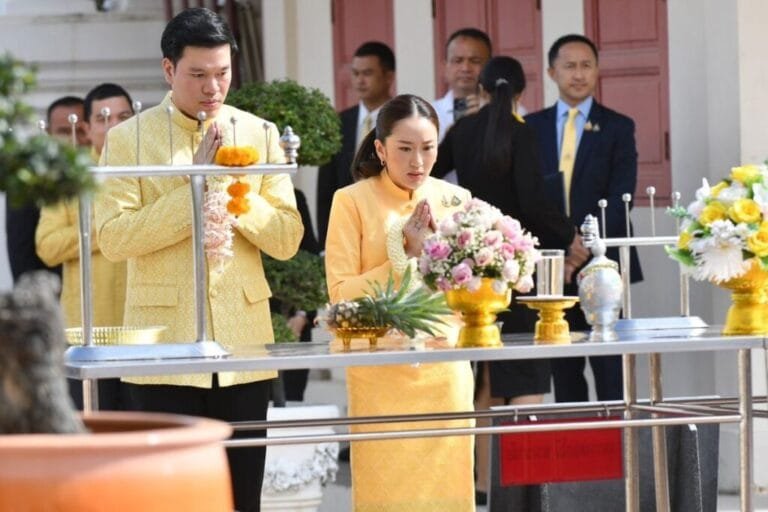 นายกฯ เข้าเฝ้า สมเด็จพระสังฆราชฯ เสริมสิริมงคลก่อนเริ่มงานที่ทำเนียบ