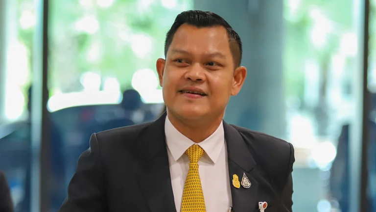 รวมไทยสร้างชาติ โดดขวางขุนคลัง จ่อรีดภาษี ขึ้นแวต 15% “ธนกร” ห่วงกระทบทั้งประเทศ