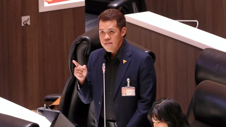 ฝ่ายค้านจ่ออภิปรายไม่ไว้วางใจช่วง มี.ค. แง้มมี สส.รัฐบาล แอบส่งข้อมูลให้