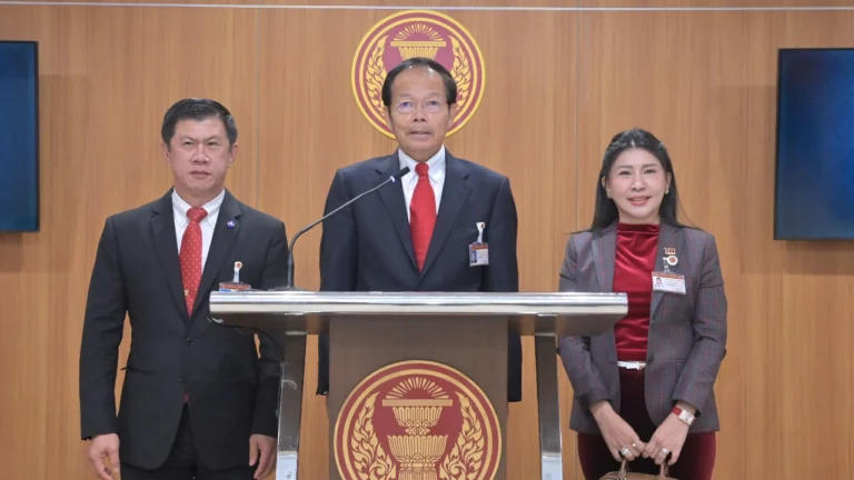 “นพดล” ซัดฝ่ายคัดค้าน MOU 44 เปิดประเด็นใหม่ไปเรื่อย – พธม.ปลุกม็อบแค่รถติด