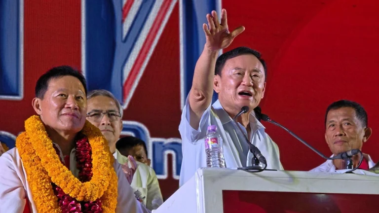 ศึกชิงนายก อบจ. สมัครวันแรกคึก “ทักษิณ” หาเสียงช่วยเชียงใหม่ “เท้ง” มั่นใจโค่นแชมป์เก่านนท์