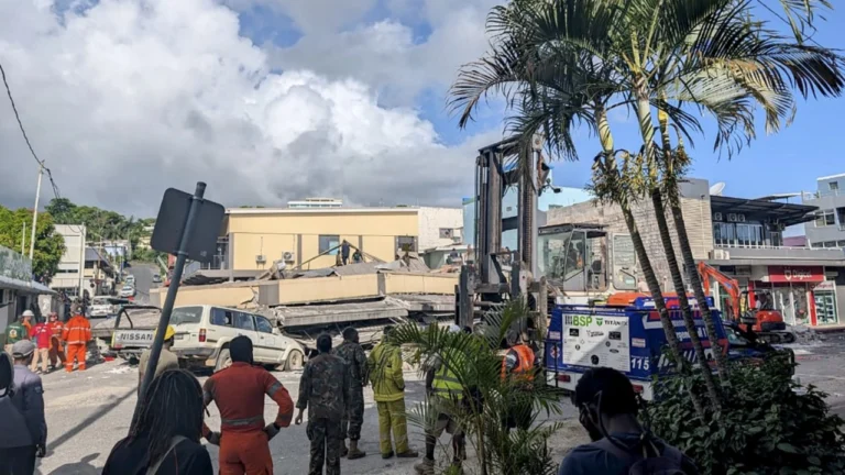 เผยคนไทยเสียชีวิต 1 รายจากเหตุแผ่นดินไหวครั้งใหญ่ที่ประเทศวานูอาตู คร่าชีวิตประชาชนแล้ว 14 ศพ