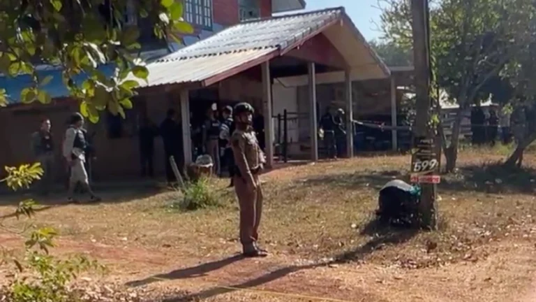 “คนร้าย” ไล่ยิงชาวบ้าน ต.หนองหัวช้าง จ.บึงกาฬ ยิงตัวเองเสียชีวิตแล้ว