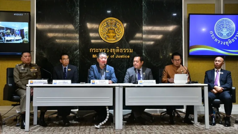 “ภูมิธรรม” แจงส่งตัวอุยกูร์กลับจีน ยึดหลักสากล-พ.ร.บ.อุ้มหายฯ ย้ำไม่มีใช้กำลัง