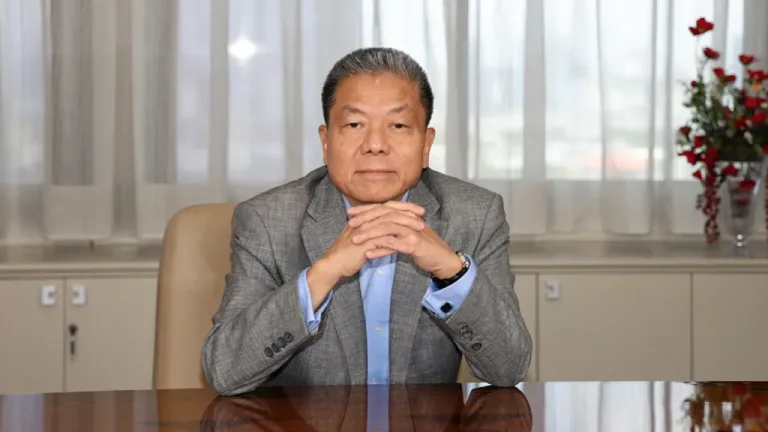 บินบ่อยจนฝ่ายค้านส่ายหน้า ปมประธาน กสทช. ร้อนถึงนายกฯ