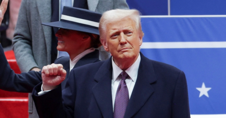 ทรัมป์จ่อลงนามคำสั่ง พาสหรัฐฯ ถอนตัวความตกลงปารีส หนุนขุดน้ำมัน