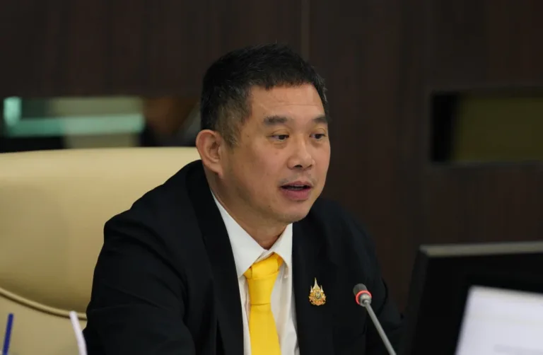 เจาะบทบาท พล.ท.เจียรนัย เงาลับพีระพันธุ์ ในเกมพลังงานที่ประชาชนควรรู้