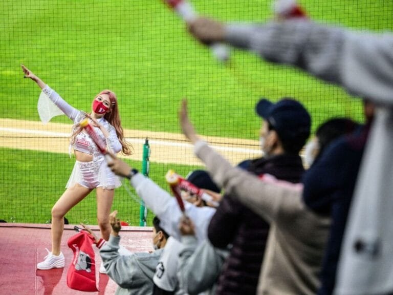 ไขข้อข้องใจ เชียร์ลีดเดอร์เกาหลีใต้ มีรายได้เท่าไหร่ ?