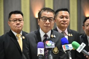 news-3cf69f8 » The Mainstream