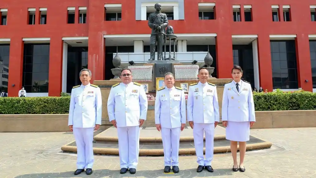 pirongrong_02 » The Mainstream พิรงรอง รามสูต, นพ.ประวิทย์ ลี่สถาพรวงศา, กสทช., เสรีภาพสื่อ, ทุนผูกขาด