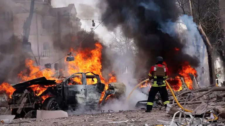 รัสเซียยิงขีปนาวุธถล่มซูมี ดับ 32 รายกลางวันศักดิ์สิทธิ์ก่อนอีสเตอร์