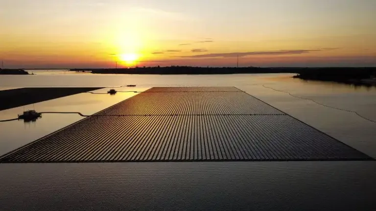 พลังงานสะอาดไทย ทางฝัน หรือทางตัน?