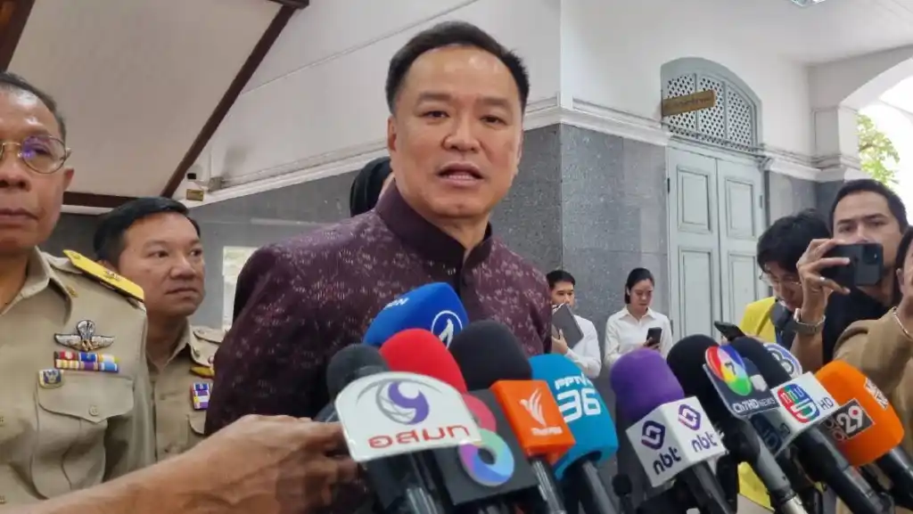 taksin_02 » The Mainstream ฮั้วเลือกสว, พ.ต.อ.ทวี สอดส่อง, ศาลรัฐธรรมนูญ, ชั้น14โรงพยาบาลตำรวจ, ขั้วแดงน้ำเงิน