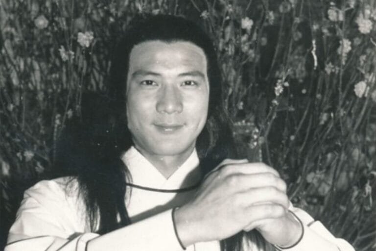 ฉีเส้าเฉียน พระเอกดังกระบี่ไร้เทียมทานเสียชีวิต-ภรรยาหัวใจวายในงานศพ