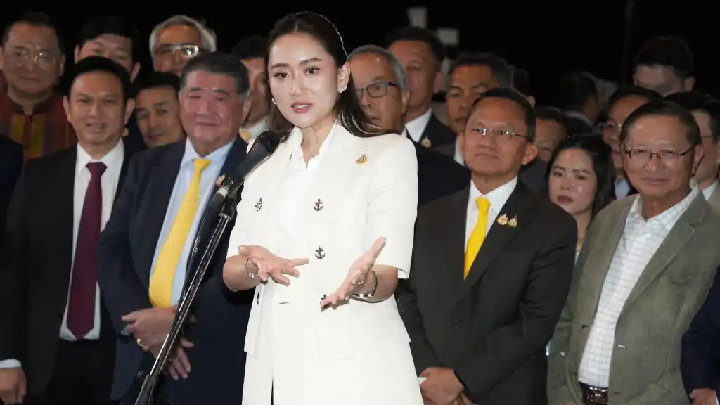 winter_02 » The Mainstream ทักษิณ, แพทยสภา, ฮั้วเลือกสว, รัฐบาลเพื่อไทย, ลมบนการเมือง