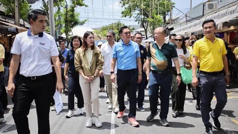 จตุพร บุรุษพัฒน์ นำทีมพาณิชย์ลงพื้นที่ตลาดนัดจตุจักร เร่งฟื้นแลนด์มาร์คการค้า » The Mainstream
